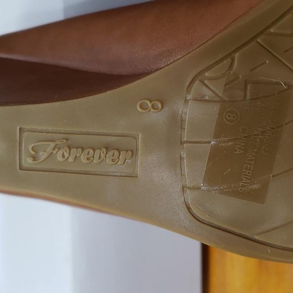 Forever. Taupe; Man Made Leather Wedges; Round Toe. Size 8. NIB - Picture 11 of 12